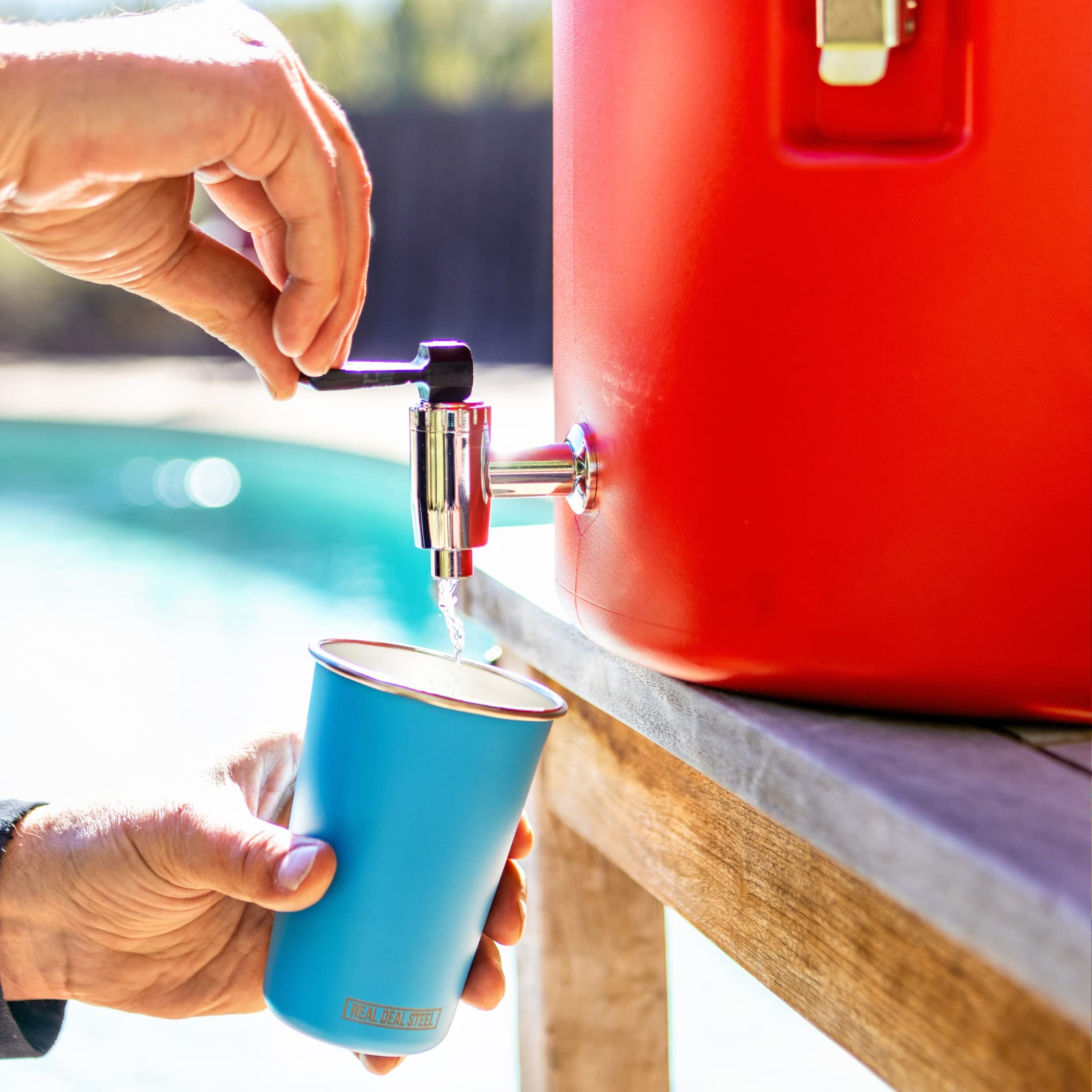 5 Gallon Insulated Beverage Cooler: 5 Gallon Water Dispenser - water dispenser with Stainless Steel Interior and Spout/Spigot, Portable Sports Cooler for Camping, Parties, and Outdoors (Red)